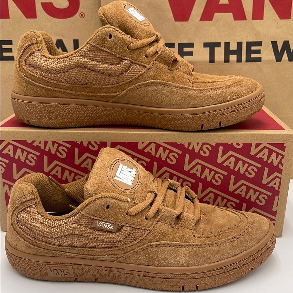 Vans WMNS Speed Ls Chipmunk Mono
VN000CTNGWT Sneakers - Picture 2 of 16